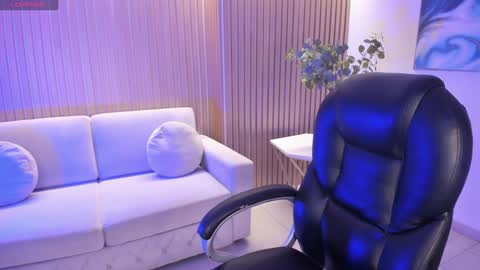 Snapshot of jadeevansx chatting on 12.22.24 JADE EVANS online show from 12.22.24