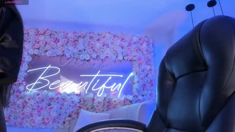 Snapshot of jadeevansx chatting on 12.30.24 JADE EVANS online show from 12.30.24