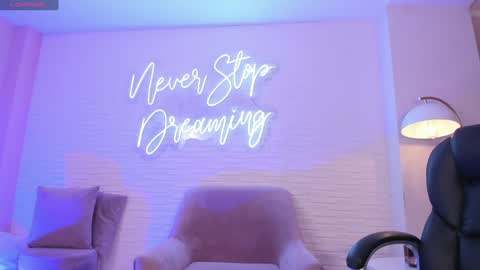 Snapshot of jadeevansx chatting on 01.23.25 JADE EVANS online show from 01.23.25