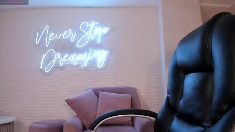 Snapshot of jadeevansx chatting on 02.26.25 JADE EVANS online show from 02.26.25