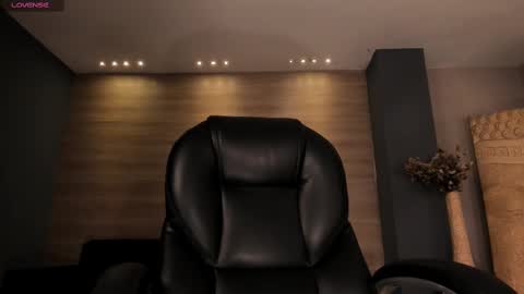 Snapshot of jadeevansx chatting on 03.11.25 JADE EVANS online show from 03.11.25