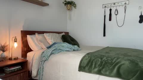 Jade Love online show from 09.09.25