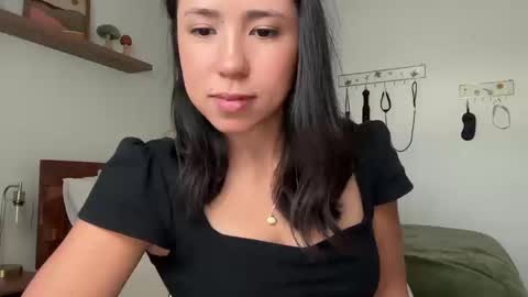 Jade Love online show from 09.12.25