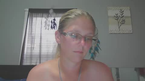 Snapshot of jadeluv chatting on 05.21.26 JadeLuv online show from 05.21.26