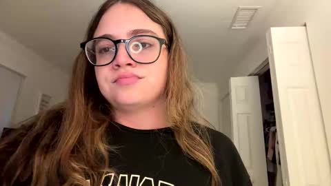 Snapshot of jademonroe0522 chatting on 11.17.25 jademonroe0522 online show from 11.17.25