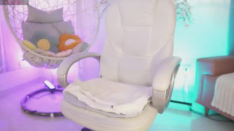 Jade Summer online show from 09.26.25