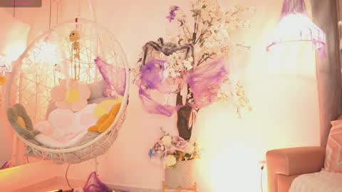 Jade Summer online show from 10.11.25