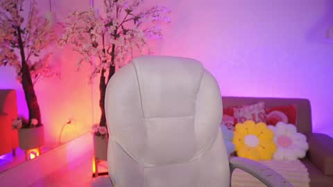 Jade Summer online show from 04.04.26