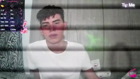 Snapshot of jaedasky_ chatting on 12.08.24 javi15 online show from 12.08.24