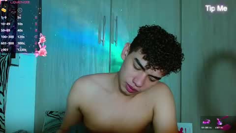 Snapshot of jaedasky_ chatting on 12.15.24 javi15 online show from 12.15.24