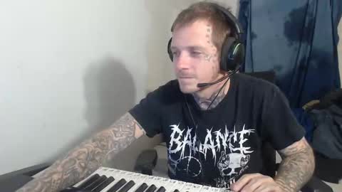 Snapshot of jake265897 chatting on 09.14.25 showingitoff online show from 09.14.25