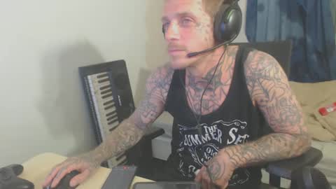 Snapshot of jake265897 chatting on 09.15.25 showingitoff online show from 09.15.25