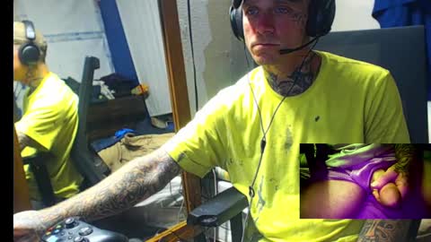 Snapshot of jake265897 chatting on 09.24.25 showingitoff online show from 09.24.25