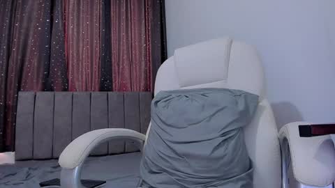 Snapshot of jake_evanss_ chatting on 01.15.25 JAKE online show from 01.15.25