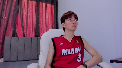 Snapshot of jake_evanss_ chatting on 01.18.25 JAKE online show from 01.18.25