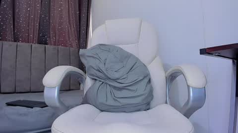 Snapshot of jake_evanss_ chatting on 01.21.25 JAKE online show from 01.21.25