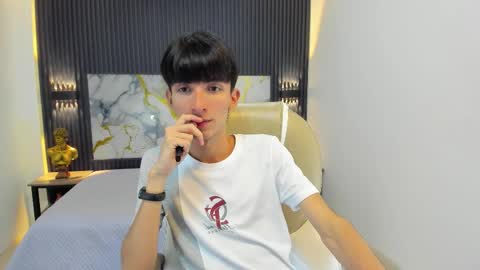 Snapshot of jake_evanss_ chatting on 09.24.25 JAKE online show from 09.24.25