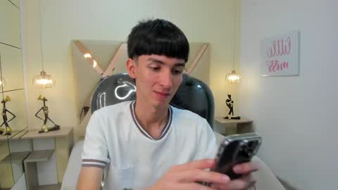 Snapshot of jake_evanss_ chatting on 12.05.25 JAKE online show from 12.05.25