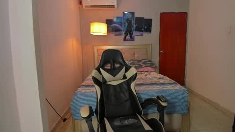 Snapshot of jake_pons chatting on 12.02.24 Jake Pons online show from 12.02.24