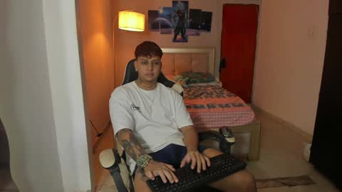 Snapshot of jake_pons chatting on 12.28.24 Jake Pons online show from 12.28.24