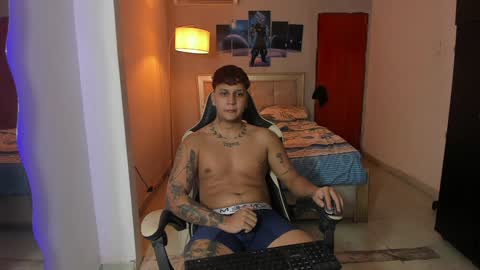 Snapshot of jake_pons chatting on 01.08.25 Jake Pons online show from 01.08.25