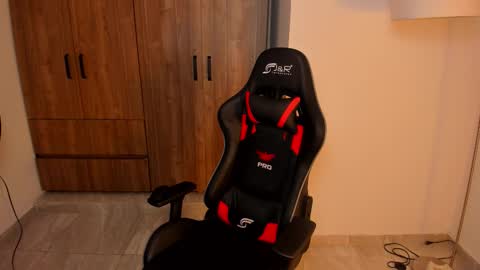 Snapshot of jake_pons chatting on 09.21.25 Jake Pons online show from 09.21.25