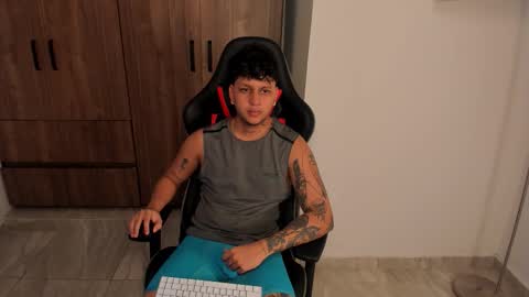 Snapshot of jake_pons chatting on 10.29.25 Jake Pons online show from 10.29.25