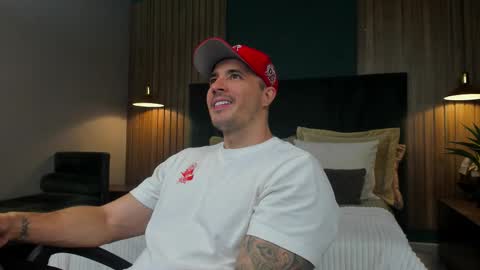 Snapshot of jakestone_1 chatting on 11.19.25 jakestone_1 online show from 11.19.25