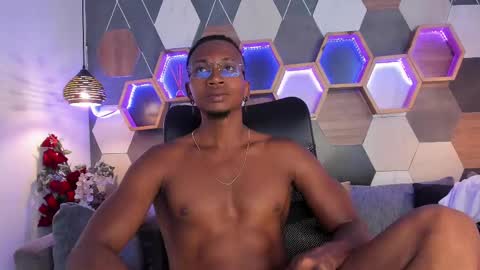   online show from 03.05.25