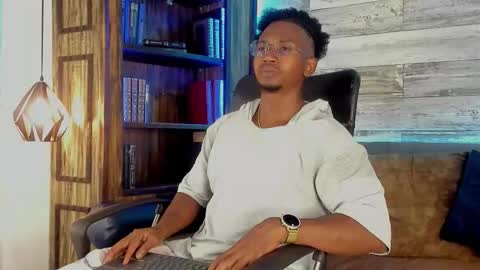   online show from 11.04.25