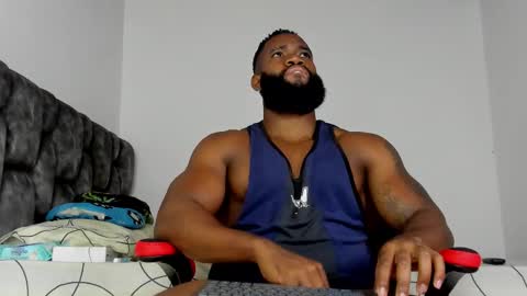 Snapshot of james_bbcmuscle chatting on 02.10.26 James BBC online show from 02.10.26