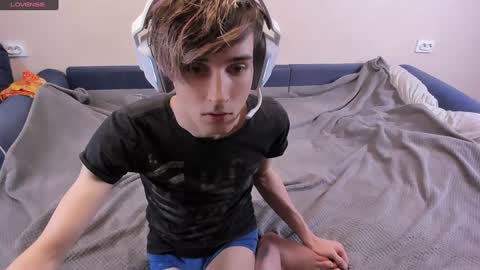 Snapshot of james_mil chatting on 12.19.24 James online show from 12.19.24