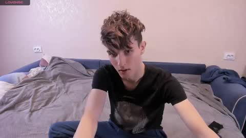 Snapshot of james_mil chatting on 02.13.25 James online show from 02.13.25