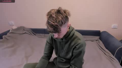 Snapshot of james_mil chatting on 03.05.25 James online show from 03.05.25