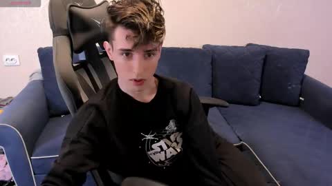 Snapshot of james_mil chatting on 09.24.25 James online show from 09.24.25