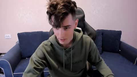 Snapshot of james_mil chatting on 10.24.25 James online show from 10.24.25