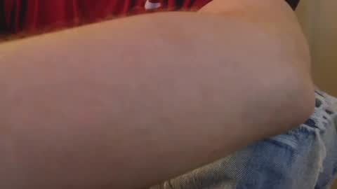 Snapshot of jamesaka1 chatting on 11.01.25 James online show from 11.01.25