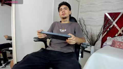 jamesdekker online show from 10.30.25