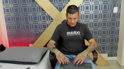 Jamesinked  online show from 01.07.25
