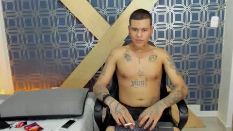 Jamesinked  online show from 01.08.25