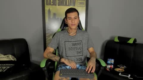 Jamesinked  online show from 02.04.25