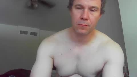 Snapshot of jamesjewels chatting on 10.11.25 jamesjewels online show from 10.11.25