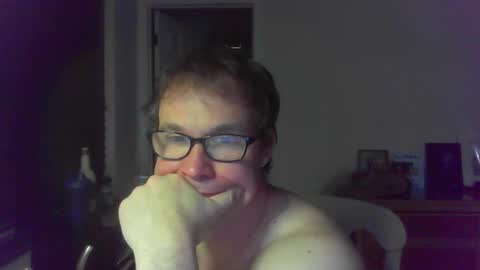 Snapshot of jamesjewels chatting on 10.18.25 jamesjewels online show from 10.18.25