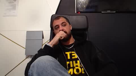 Snapshot of jamesmyersx chatting on 10.04.25 JamesMyers online show from 10.04.25