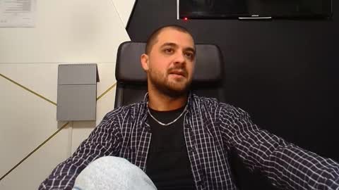 Snapshot of jamesmyersx chatting on 11.25.25 JamesMyers online show from 11.25.25