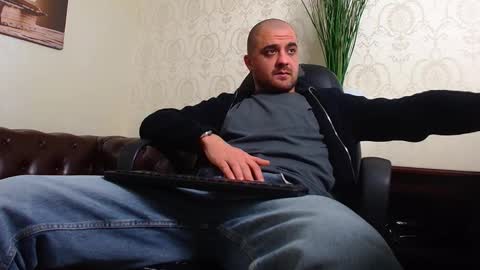 Snapshot of jamesmyersx chatting on 12.19.25 JamesMyers online show from 12.19.25