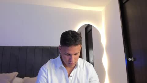 Snapshot of jamesowenn chatting on 03.26.26 James Owenn online show from 03.26.26