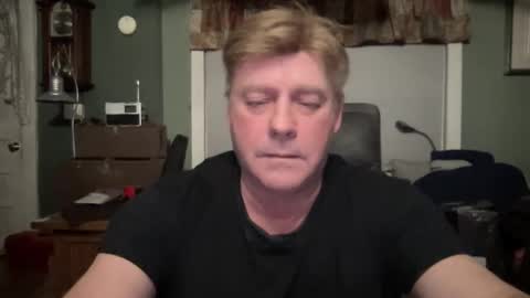 Snapshot of jamesxxxcam chatting on 01.15.25 James online show from 01.15.25