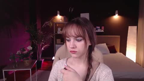 jamie_chung online show from 11.08.25