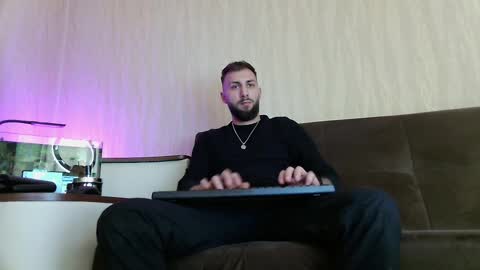 Snapshot of jamienoxus chatting on 03.07.25 Robbie online show from 03.07.25